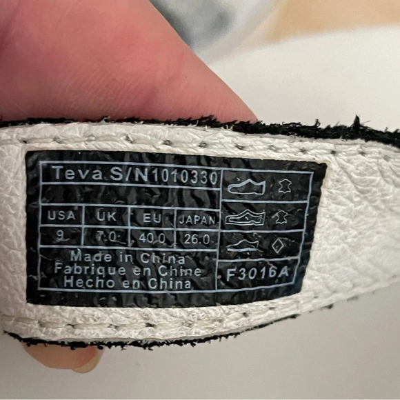 TEVA Cracked Distressed Platform Sandals Sz 9 - Picture 9 of 9